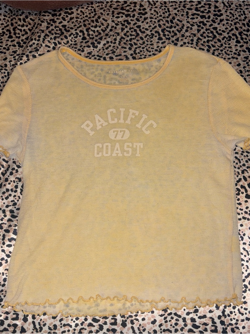 American Eagle Pale Yellow 'Pacific Coast' Short Sleeve Tee ⭐️